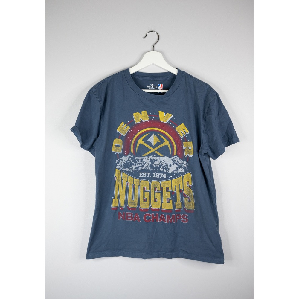Hollister Denver Nuggets Graphic T-Shirt Mens Small Blue Excellent NBA Champs